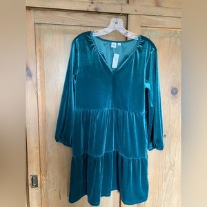 NWT- Gap stretch velvet mini size S